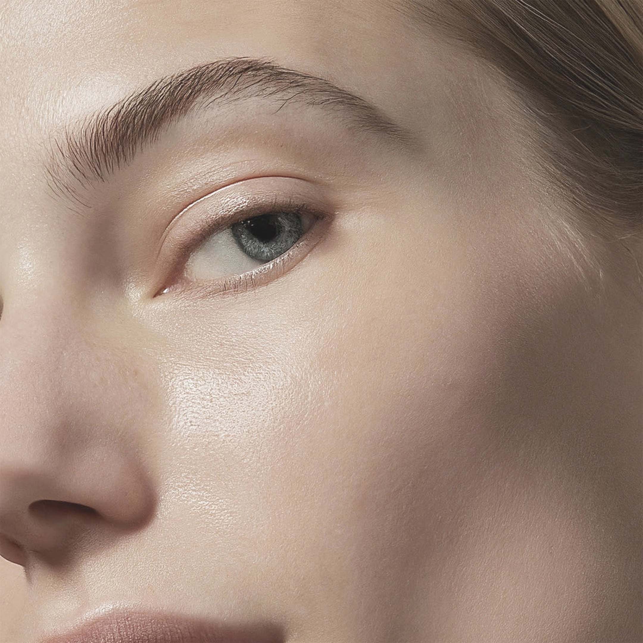 Mild Exfoliating Refiner - Image 2