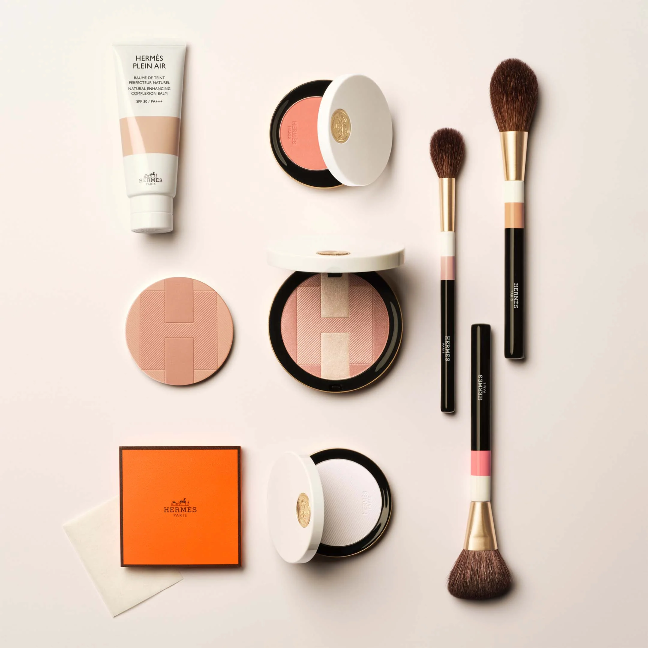 Rose Hermes Silky Blush Powder - Image 4